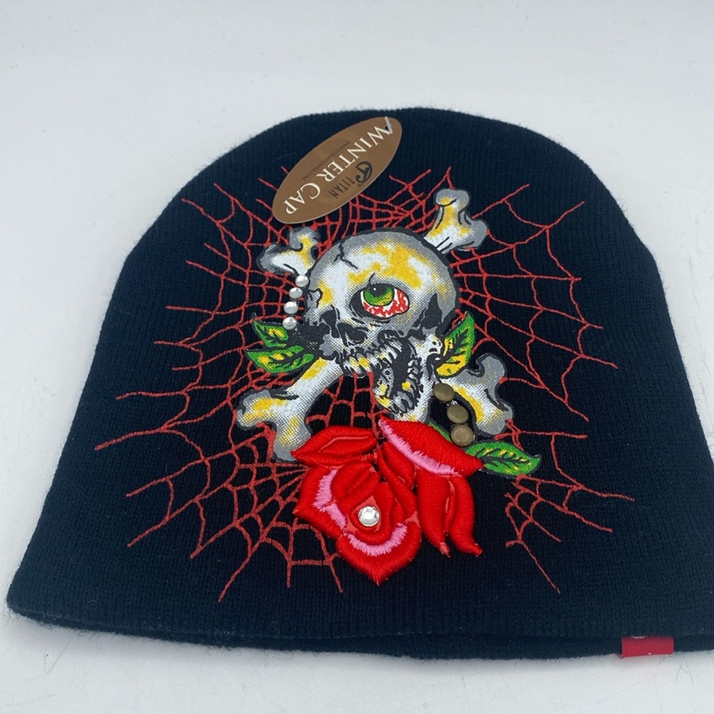 Titan skull crossbones rose spiderweb knit winter cap beanie hat OSFM NWT